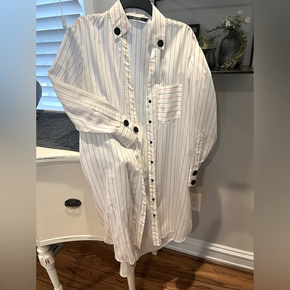 Zara Basic ladies size medium boyfriend shirt/dress/top